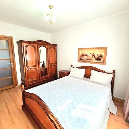 Apartament 2 Bedrooms, Botanica Kišiněv Exteriér fotografie